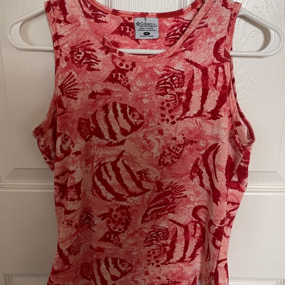 Columbia graphic tank red fish print